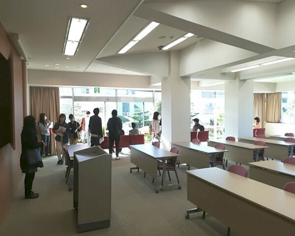 本館４階４Ａ室のご視察風景