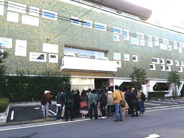 外観（本館ビル北側）ご視察風景