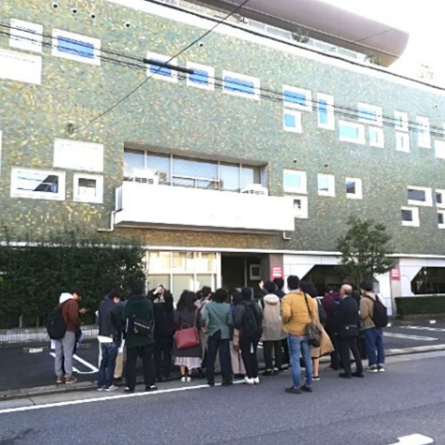 名古屋市立大学芸術工学部課外授業の一環で中産連ビル本館を視察